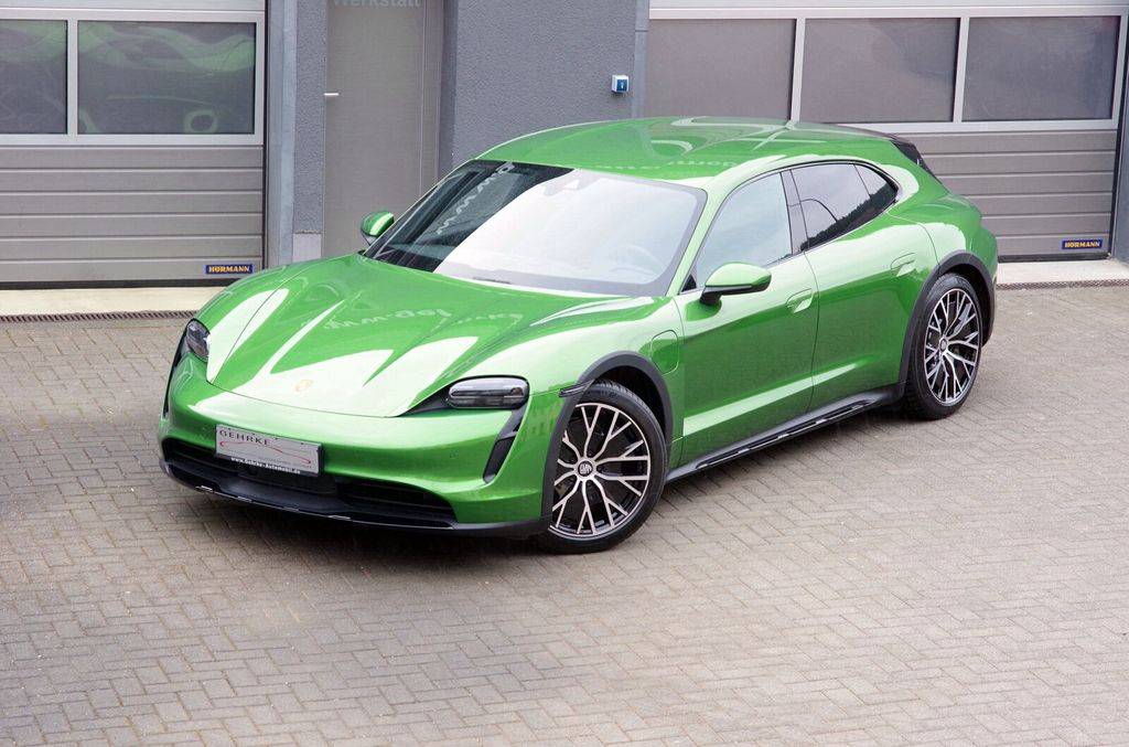 Porsche Taycan 4 Cross Turismo