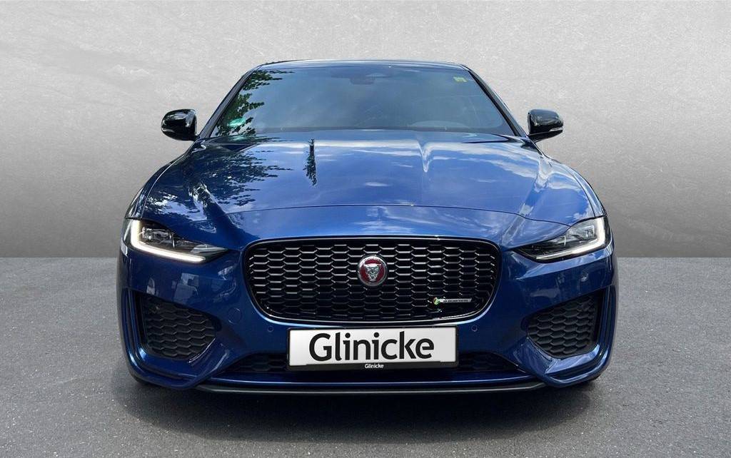 Jaguar XE 2.0D I4 D200 R-Dynamic Black AWD A/T