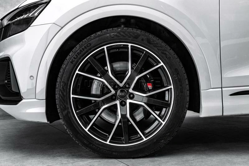 Audi SQ8 TDI quattro, Matrix, Tour