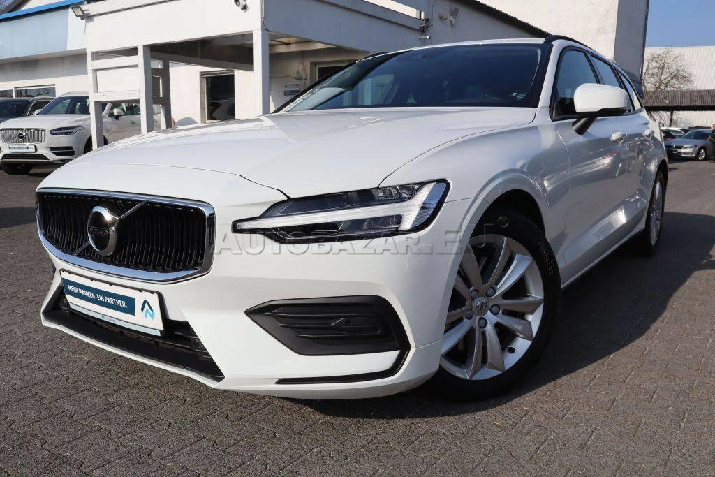 Volvo V60 B4 Momentum A/T