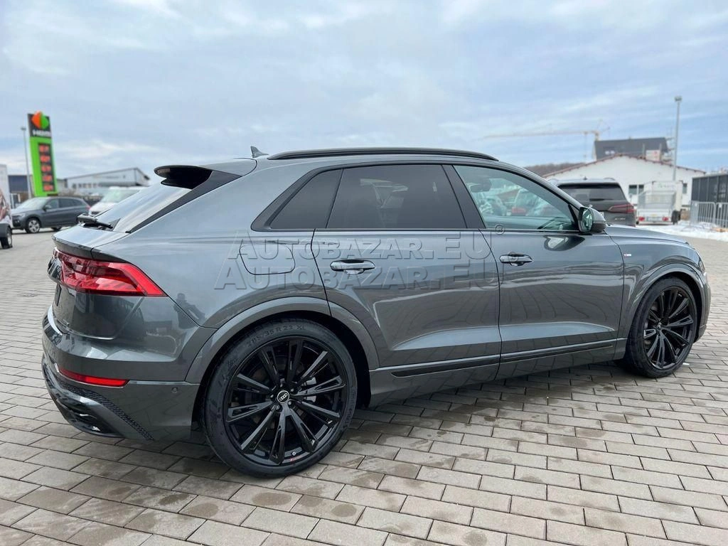 Audi Q8 55 TFSI mHEV quattro tiptronic