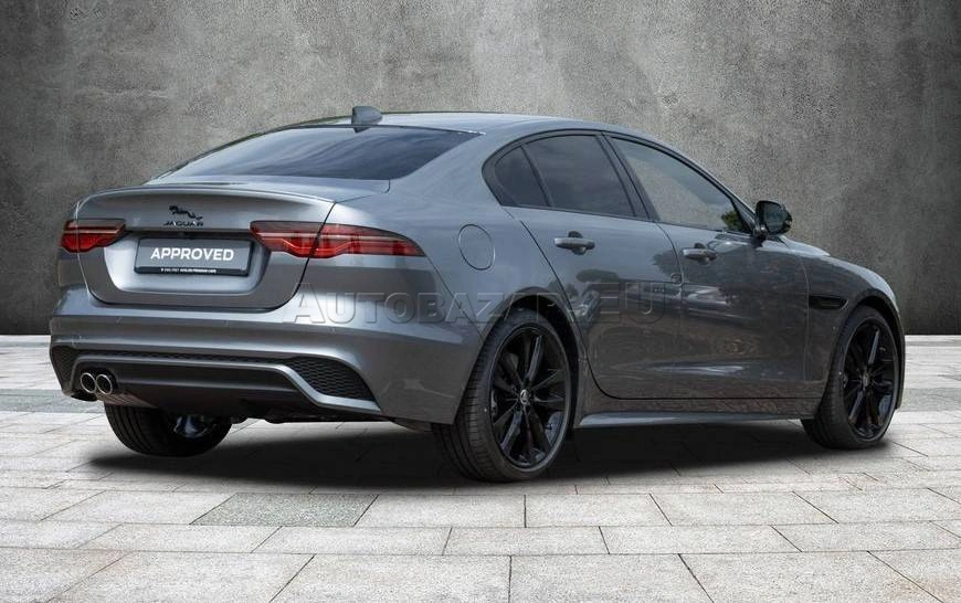 Jaguar XE 2.0D I4 D200 R-Dynamic HSE A/T