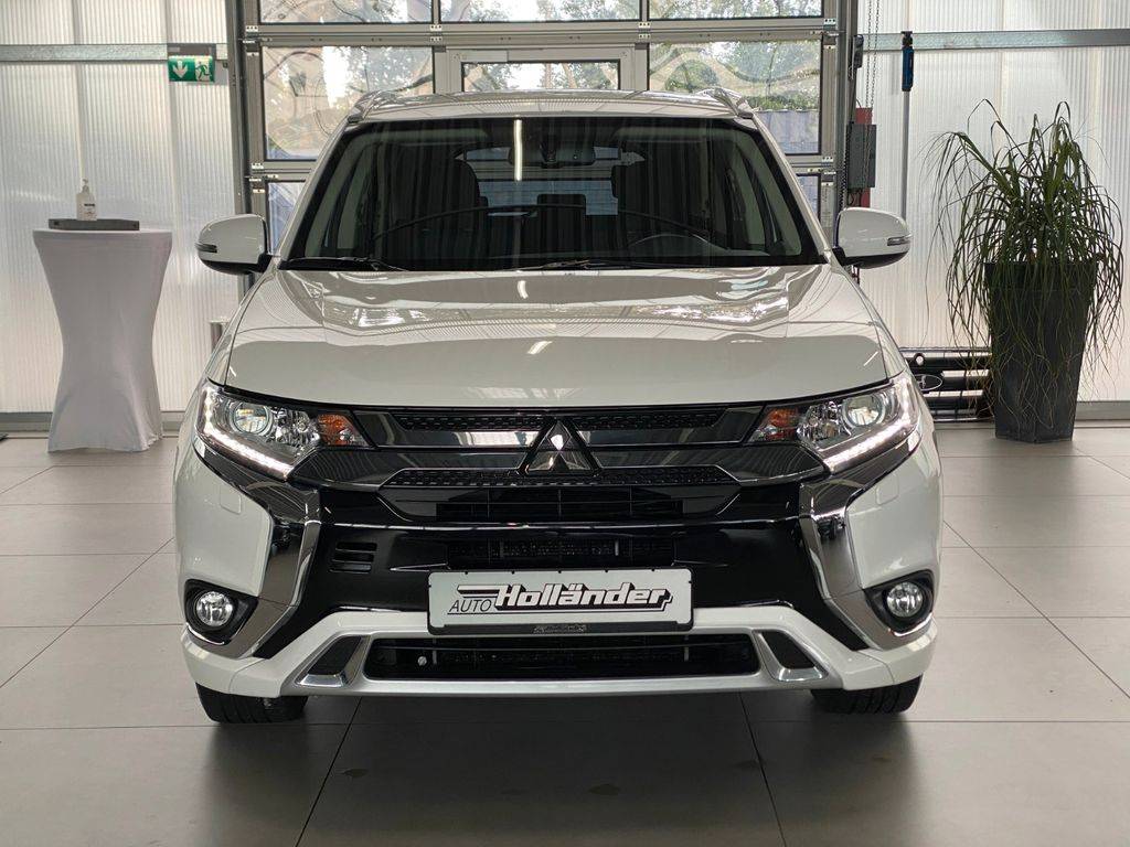 Mitsubishi Outlander PHEV Basis 4WD A/T