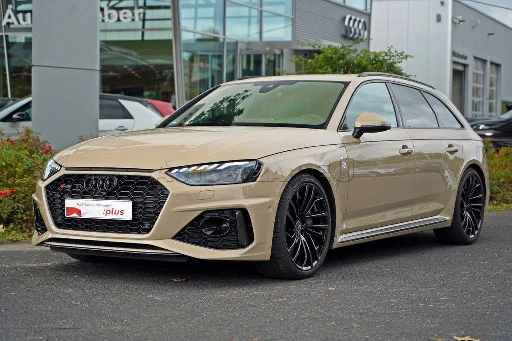 Audi RS4 Avant quattro