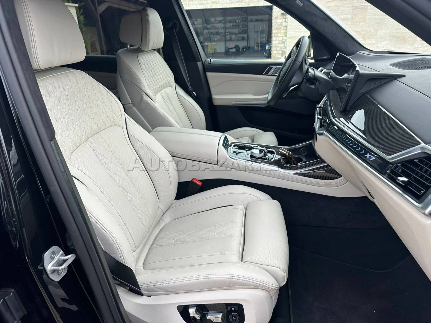 BMW X7 xDrive40d M Sport Pro – Crystal Iconic Glow – Sky Lounge – Executive výba