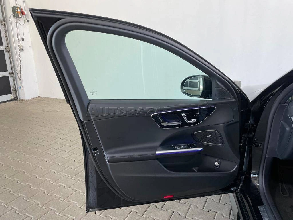 Mercedes-Benz C trieda Sedan 300 mHEV 4MATIC A/T