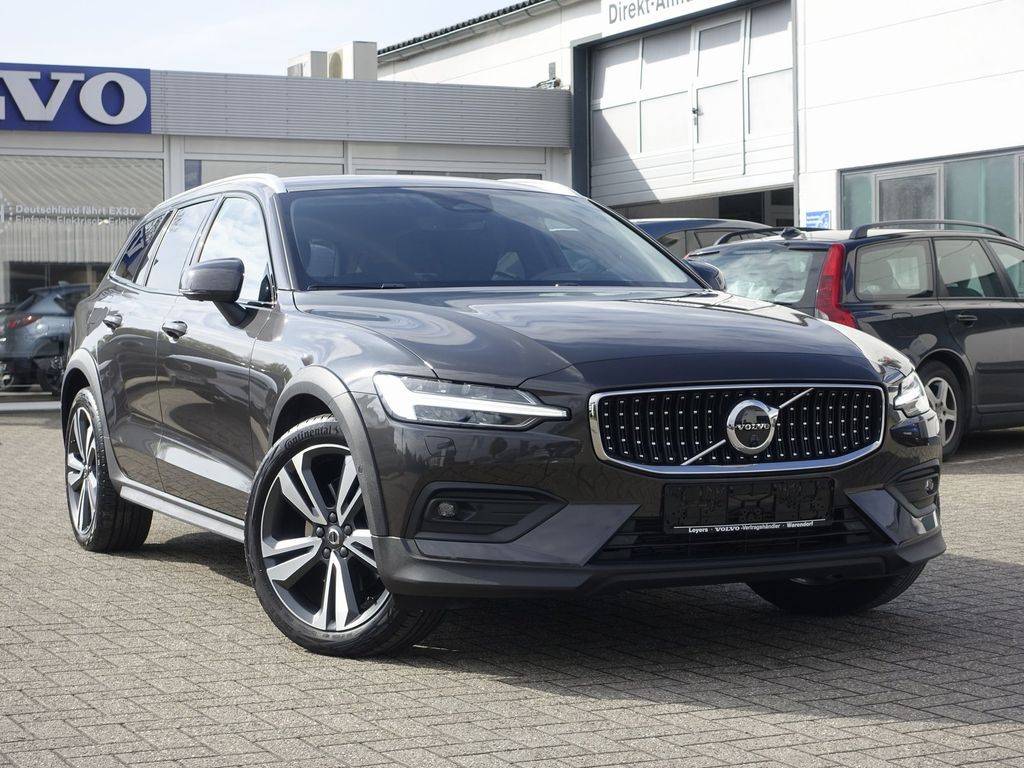 Volvo V60 Cross Country Plus B4 AWD