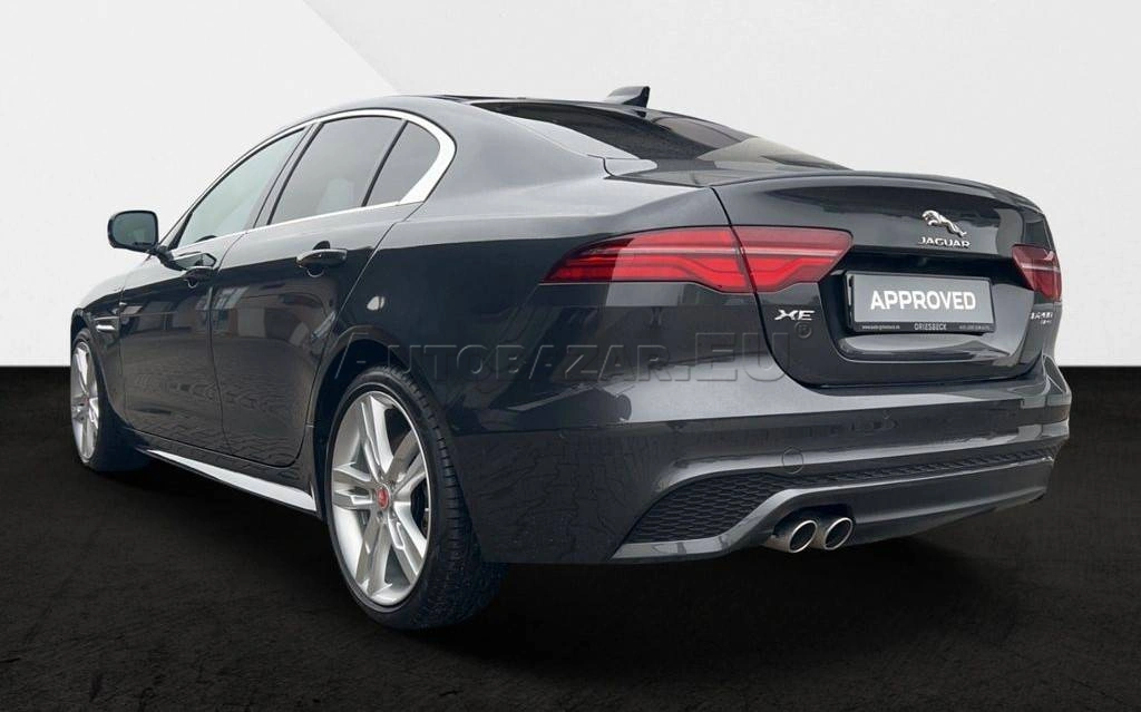 Jaguar XE 2.0D I4 D200 R-Dynamic SE AWD A/T