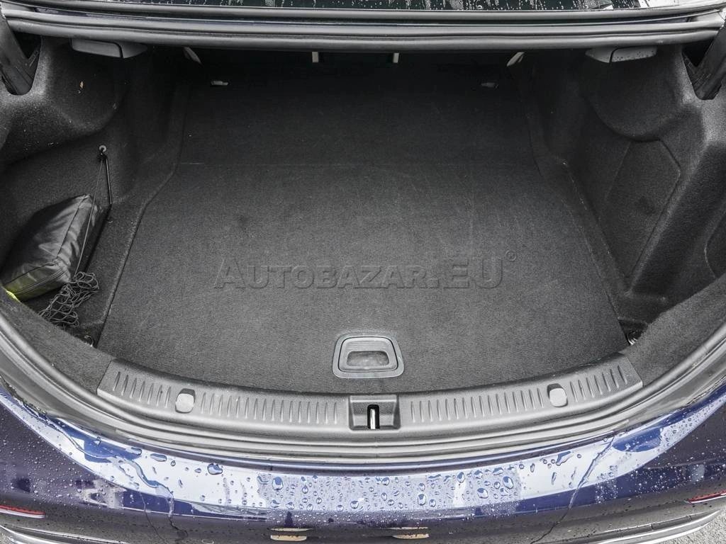 Mercedes-Benz E trieda Sedan 300 d A/T