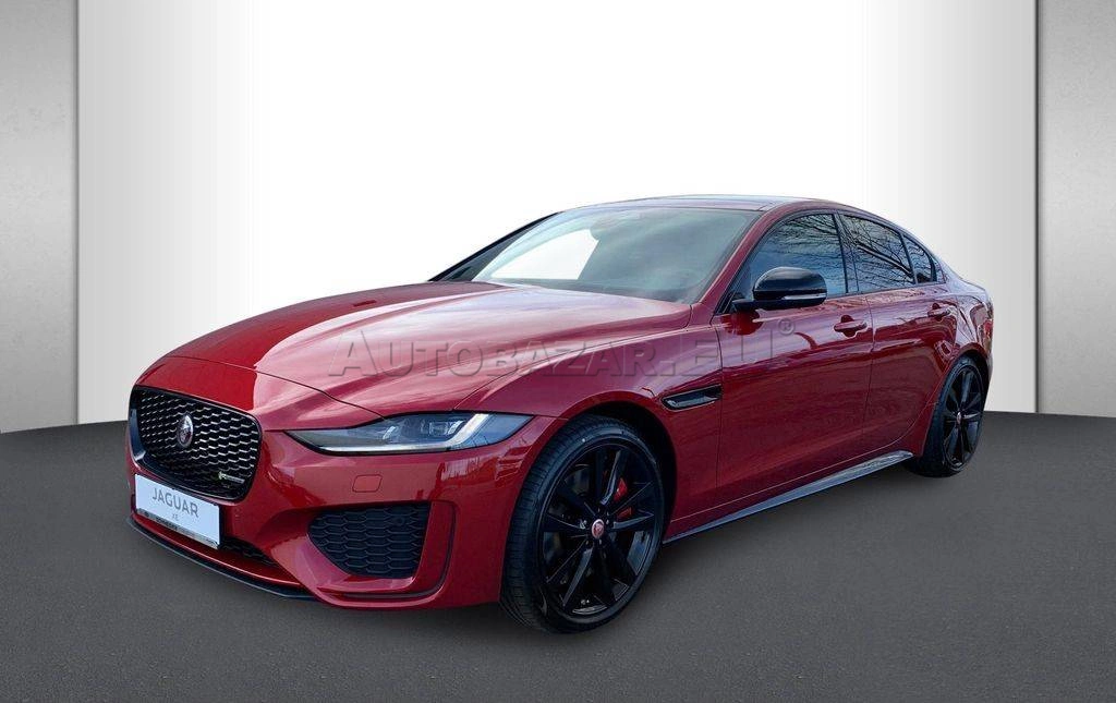 Jaguar XE D200 AWD R-Dynamic BLACK