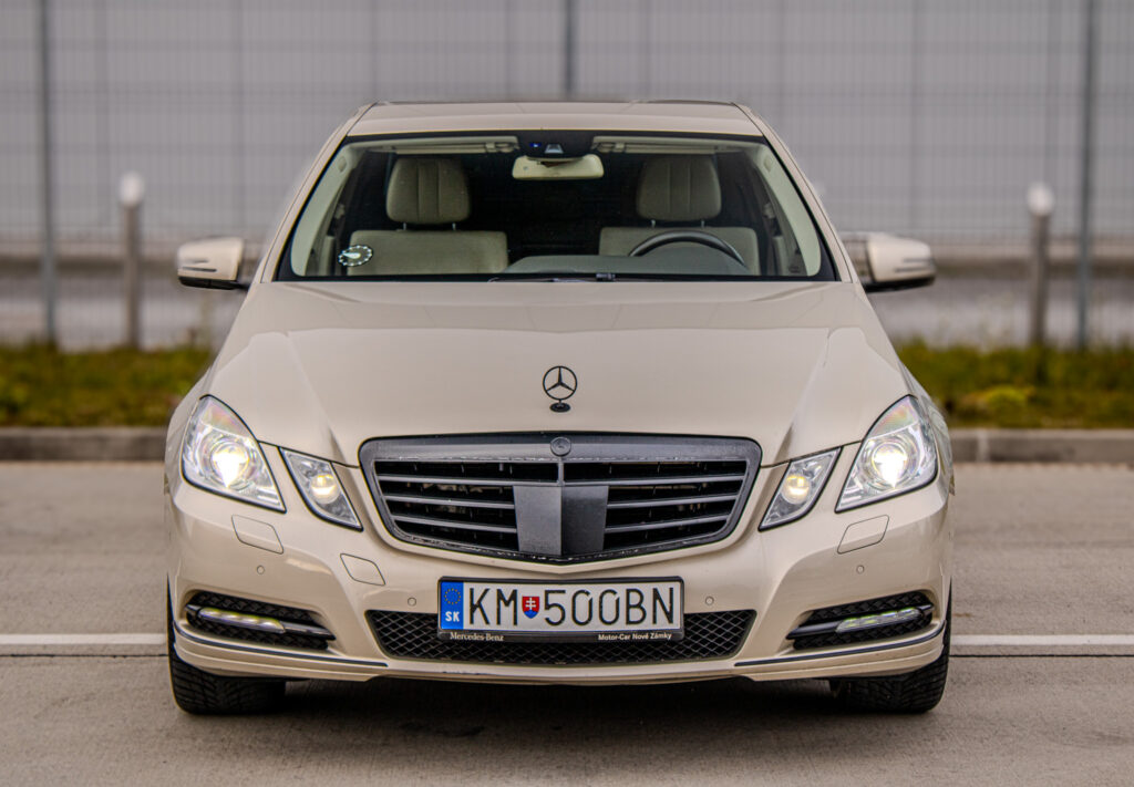 Mercedes E trieda