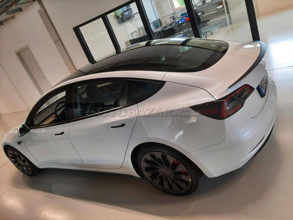 Tesla Model 3 Performance 82kWh AWD