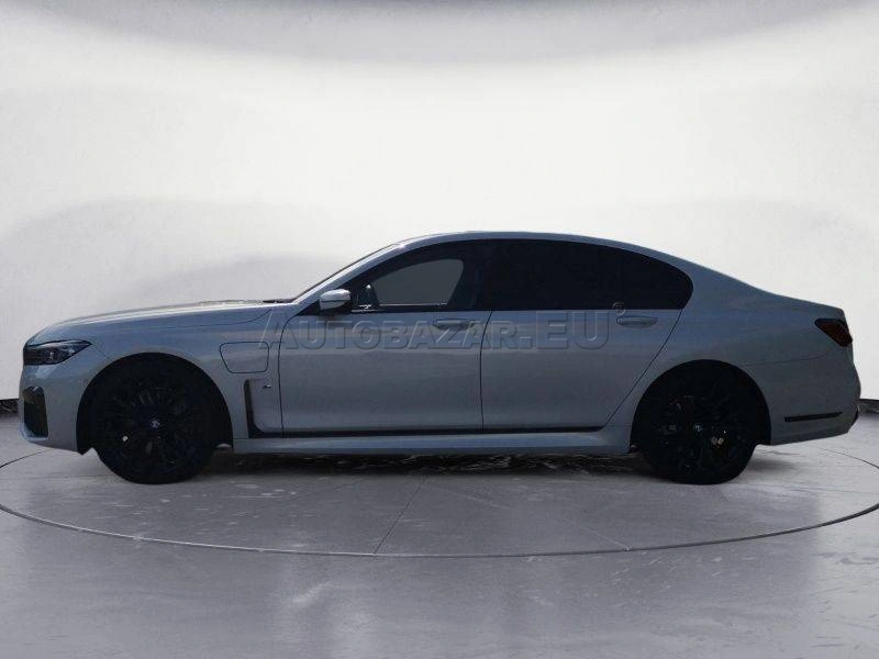BMW Rad 7 745e A/T