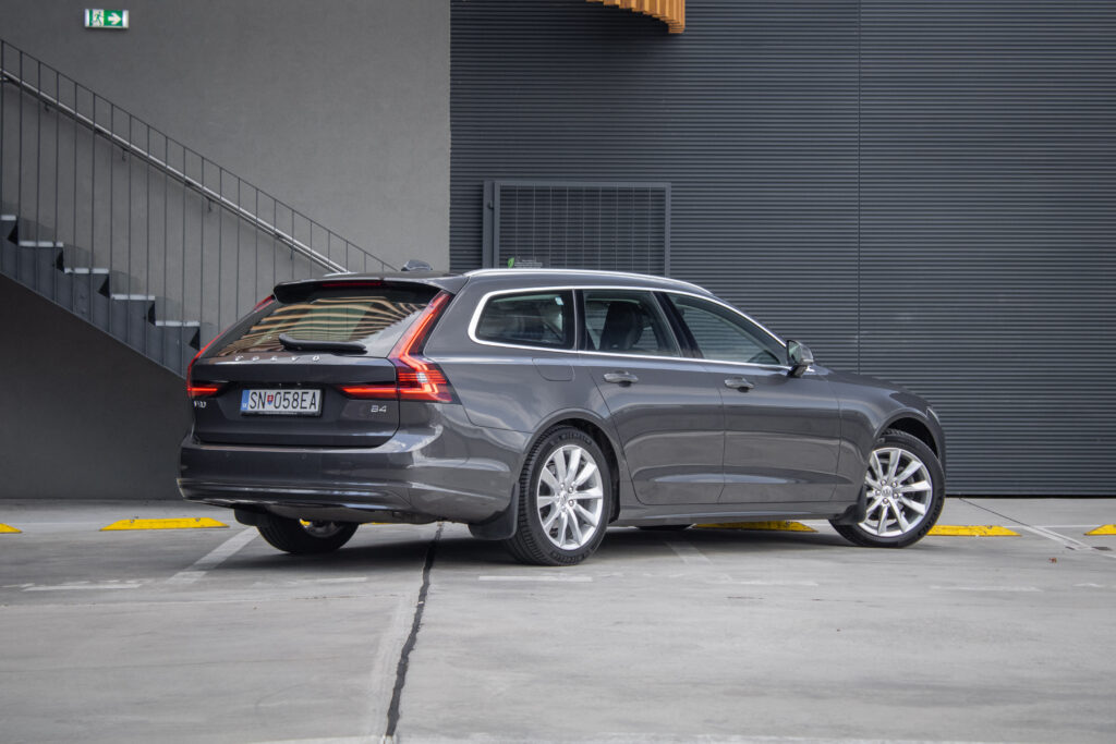 Volvo V90