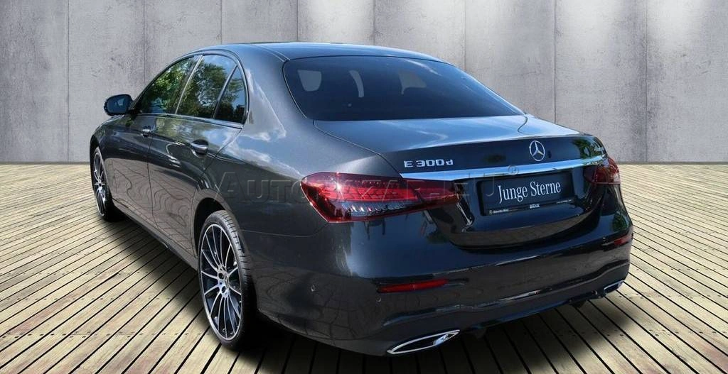 Mercedes-Benz E trieda Sedan 300 d mHEV 4MATIC A/T