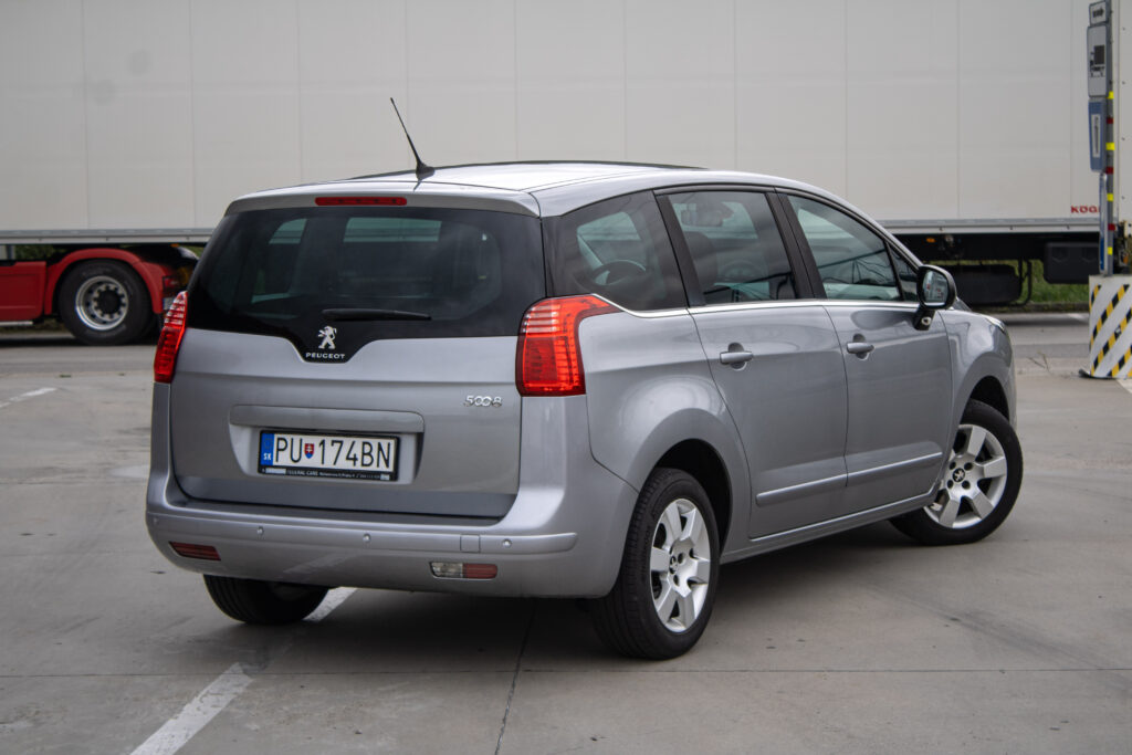 Peugeot 5008
