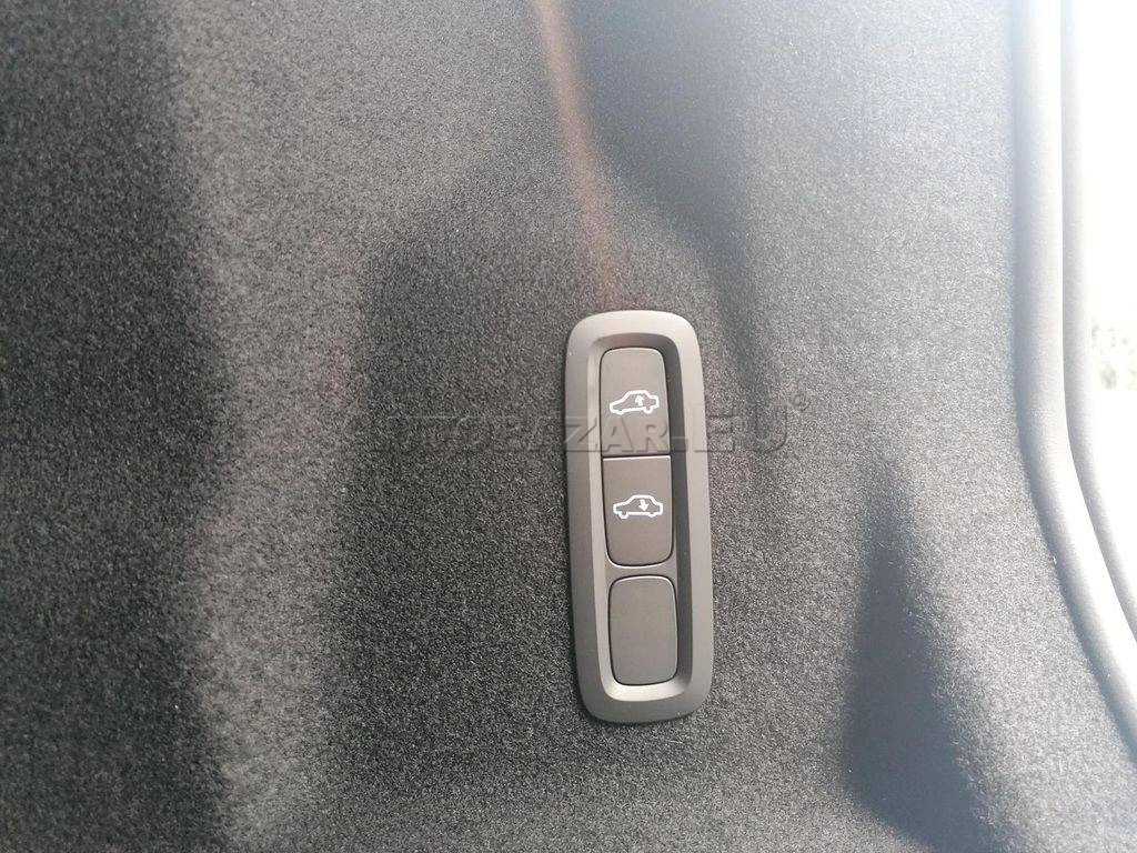 Volvo XC60 B4 Ultimate Dark AWD A/T