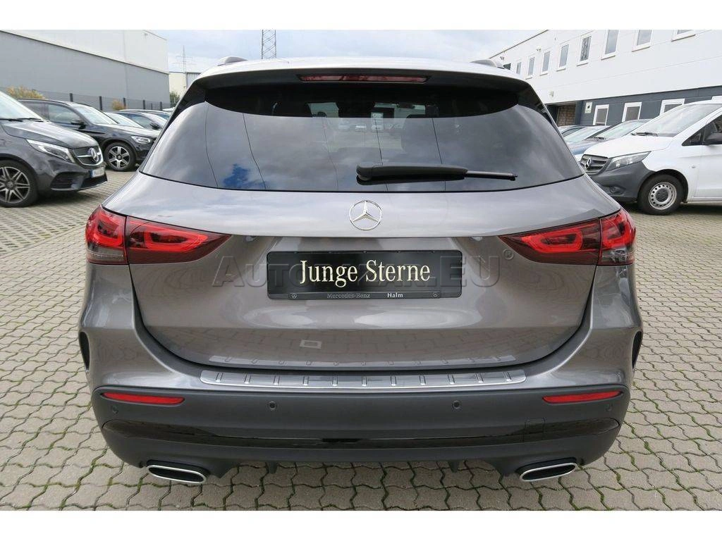 Mercedes-Benz GLA 200 d 4MATIC A/T
