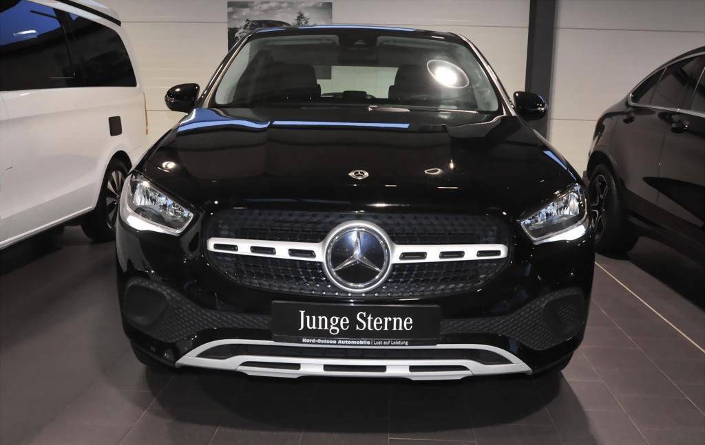 Mercedes-Benz GLA 200 d A/T