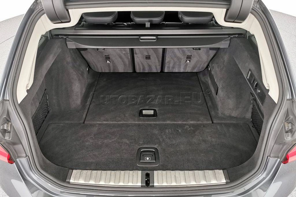 BMW Rad 3 Touring 330d  mHEV A/T