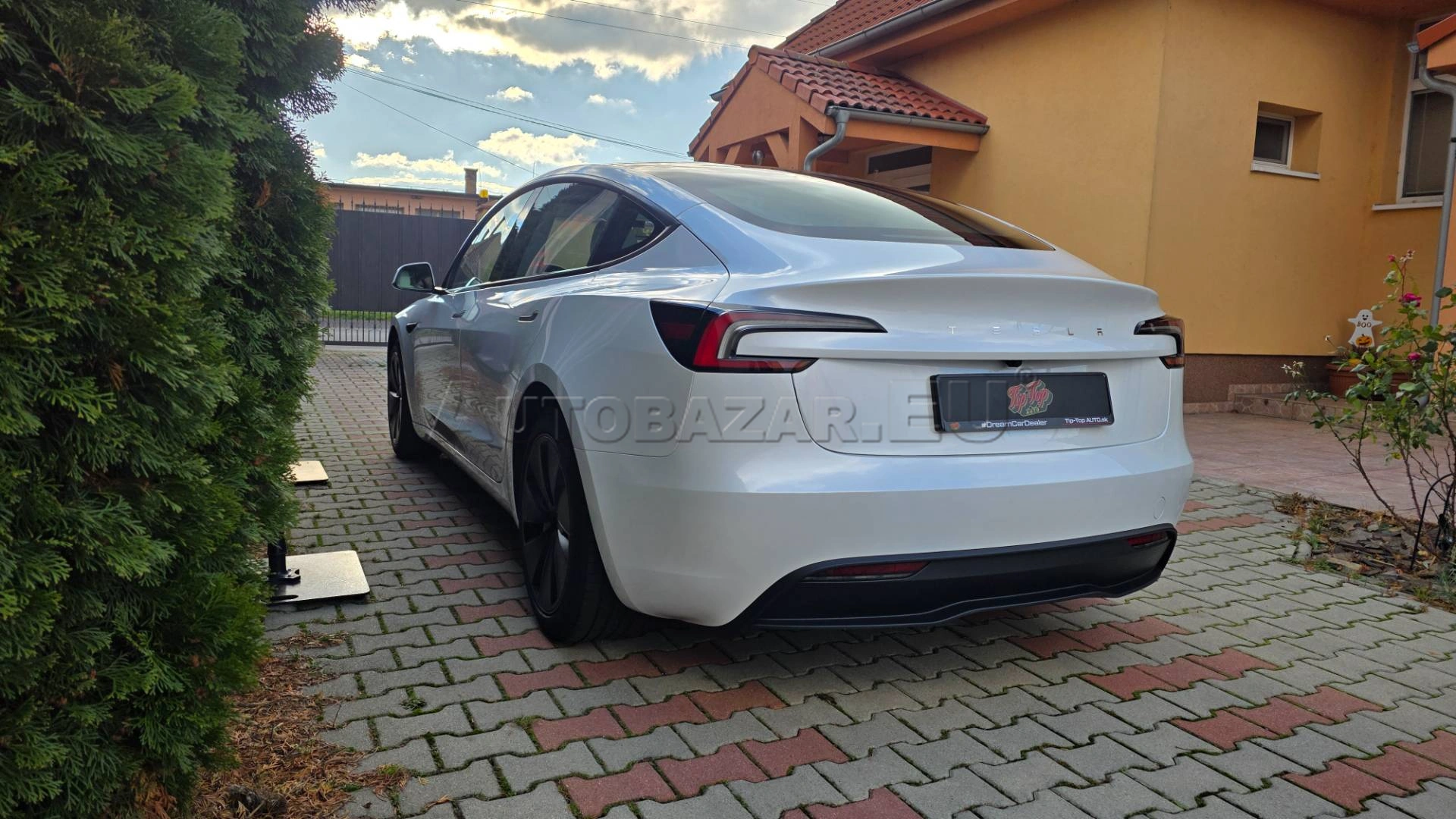 Tesla Model 3 2023 na predaj – fotografia 7