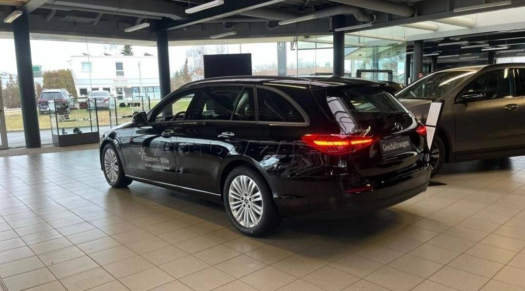 Mercedes-Benz C trieda Kombi Mercedes Benz  220 d 4M