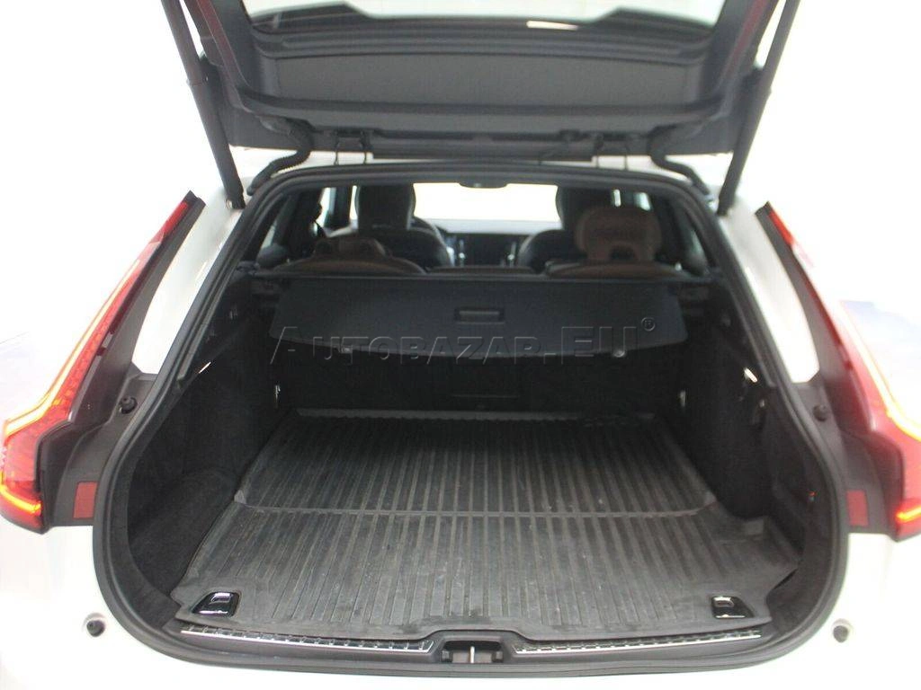 Volvo V90 B4 Momentum Pro A/T