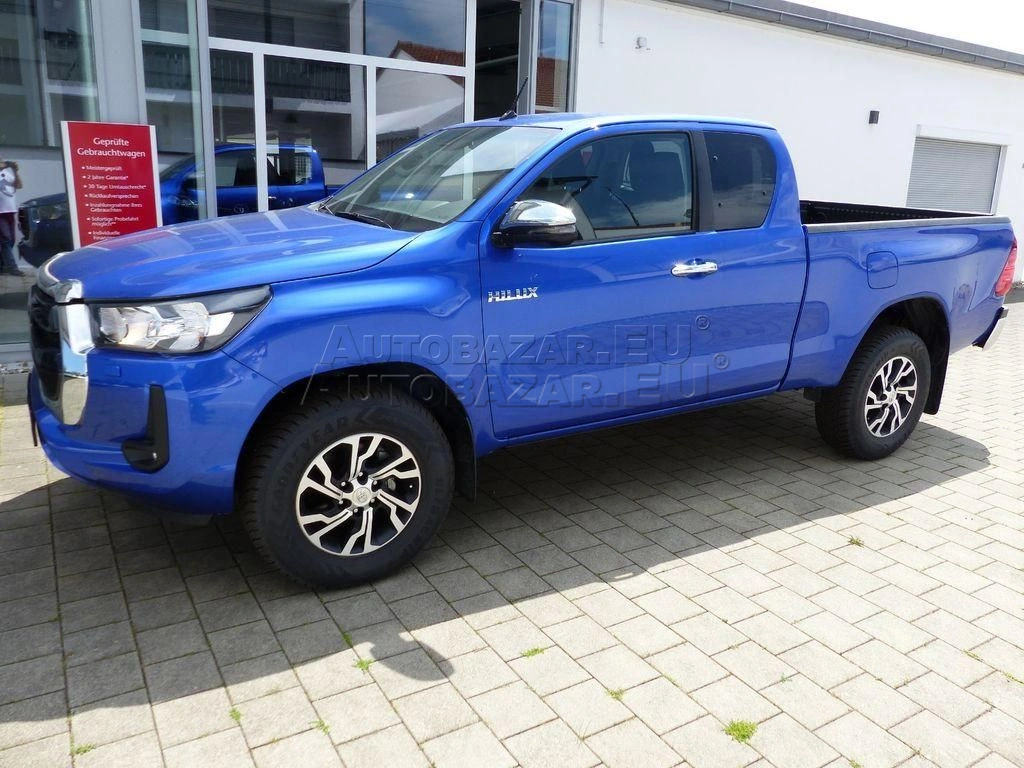 Toyota Hilux DC 2.4 I D-4D Active 4x4 A/T