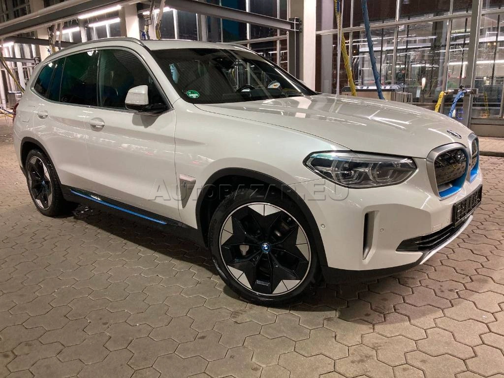 BMW iX3 A/T