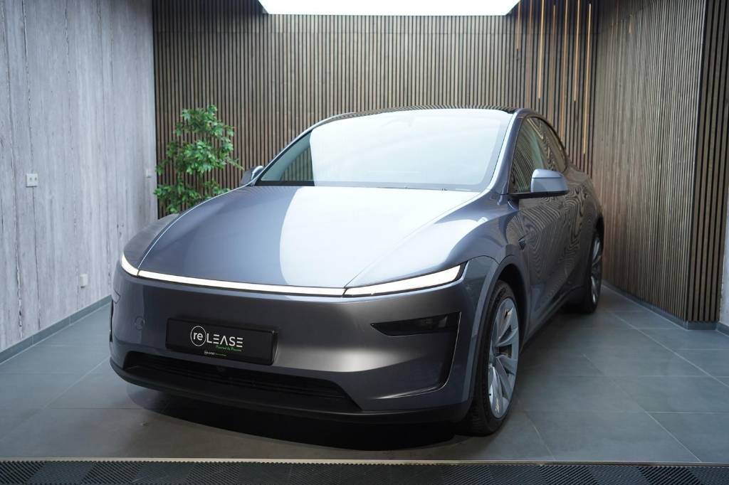 Tesla Model Y 2025 LR Launch Series