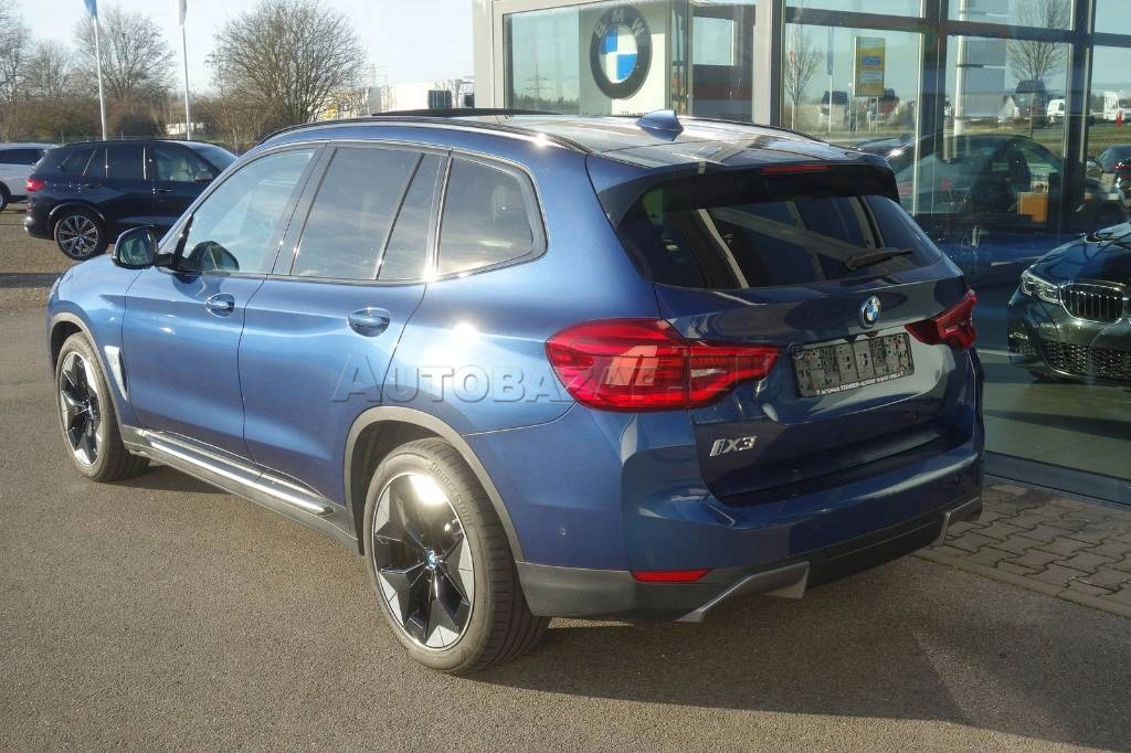 BMW iX3 A/T