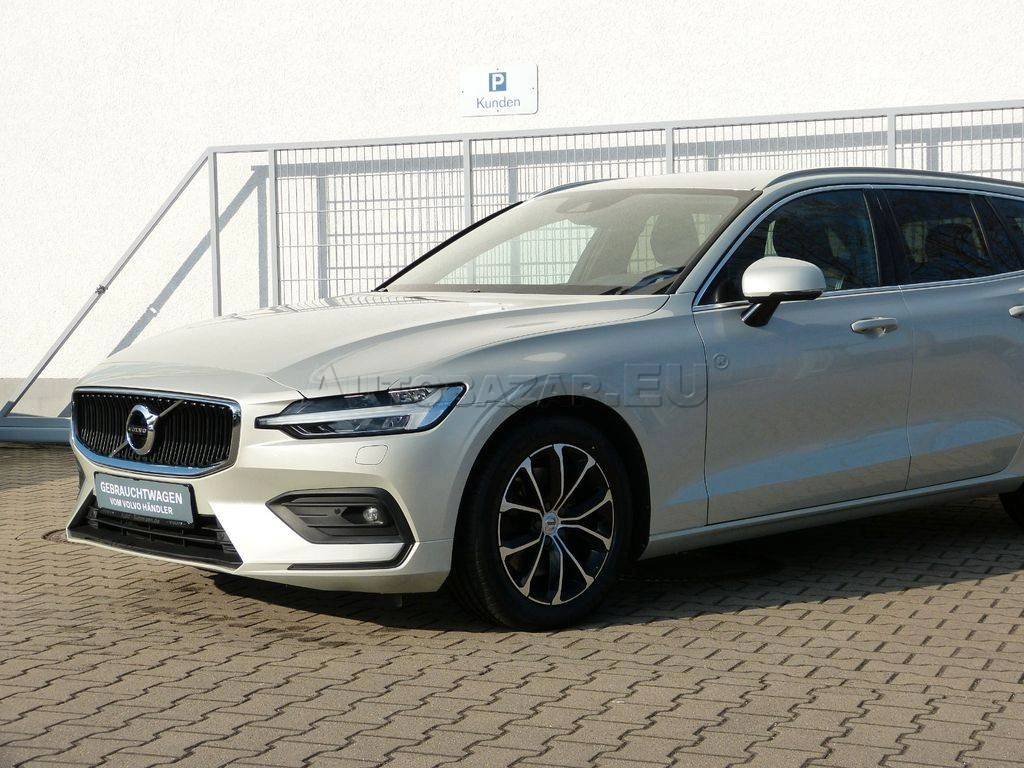 Volvo V60 B4 Momentum Pro A/T