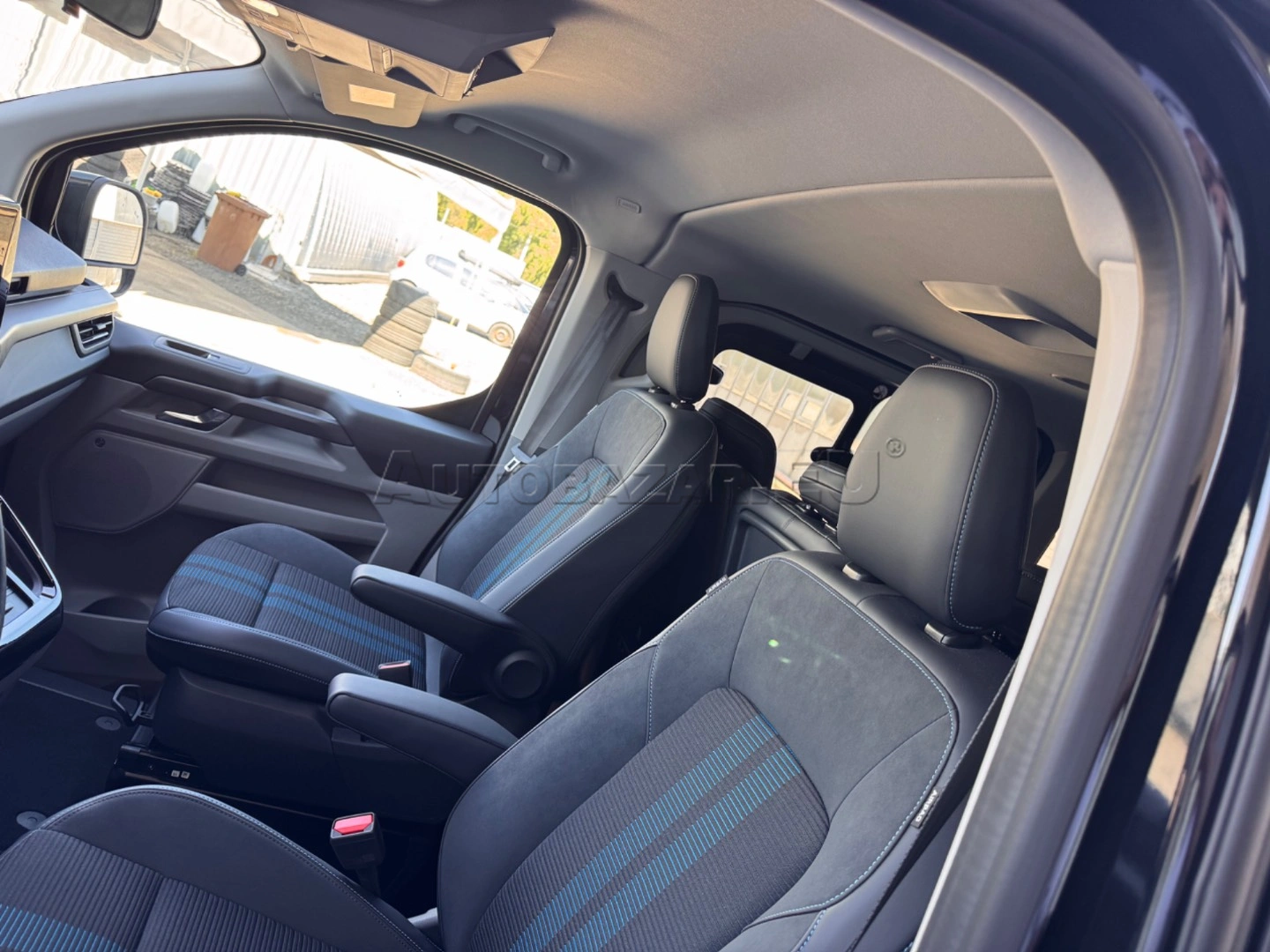 Ford Tourneo Custom 2025 na predaj – fotografia 33