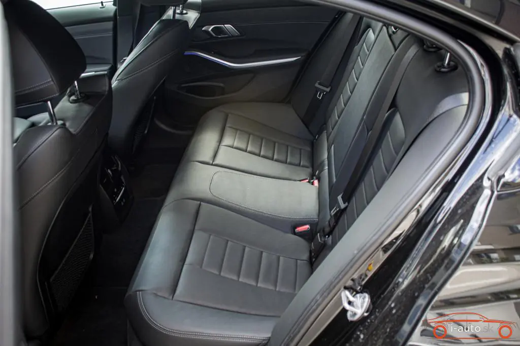 BMW Rad 3 2021 na predaj – fotografia 24