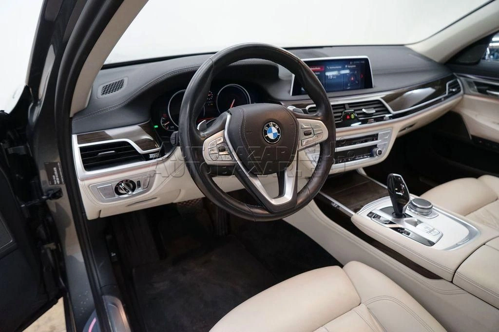BMW rad 7 730d xDrive A/T