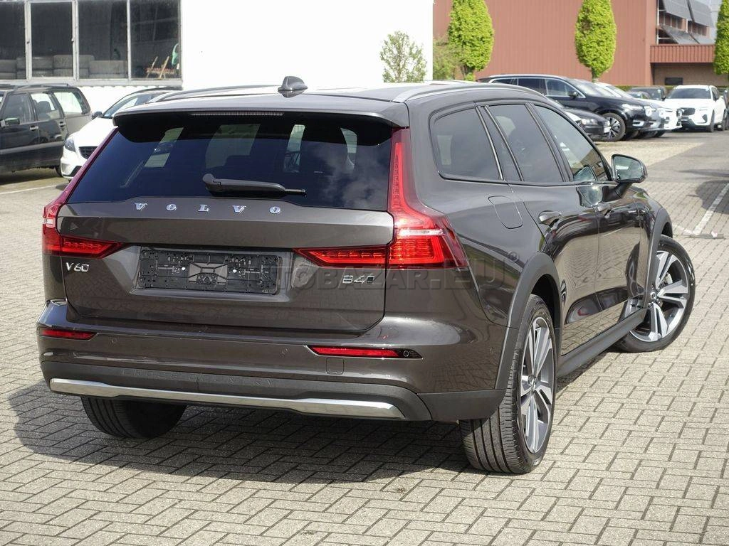 Volvo V60 Cross Country Plus B4 AWD