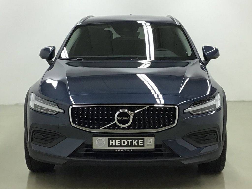 Volvo V60 CC B4 mHEV Cross Country  A/T AWD