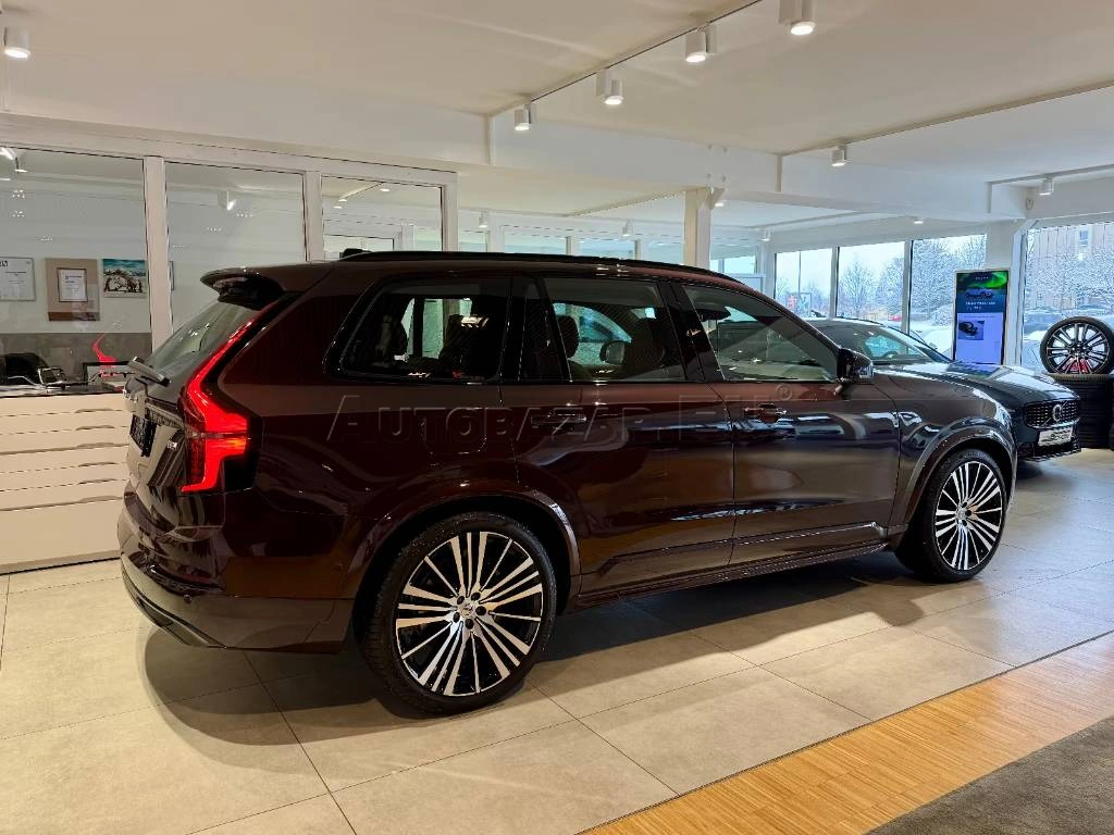 Volvo XC90 Ultra Dark T8 Recharge Plug-In Hybrid