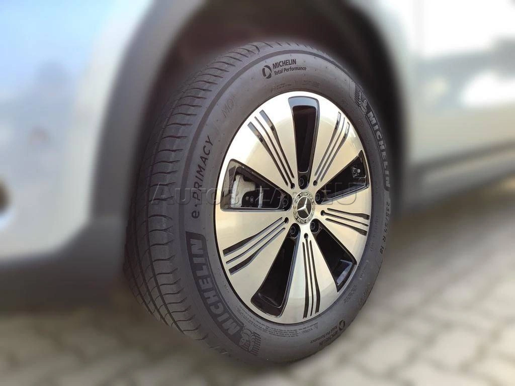 Mercedes-Benz EQA 300 4MATIC