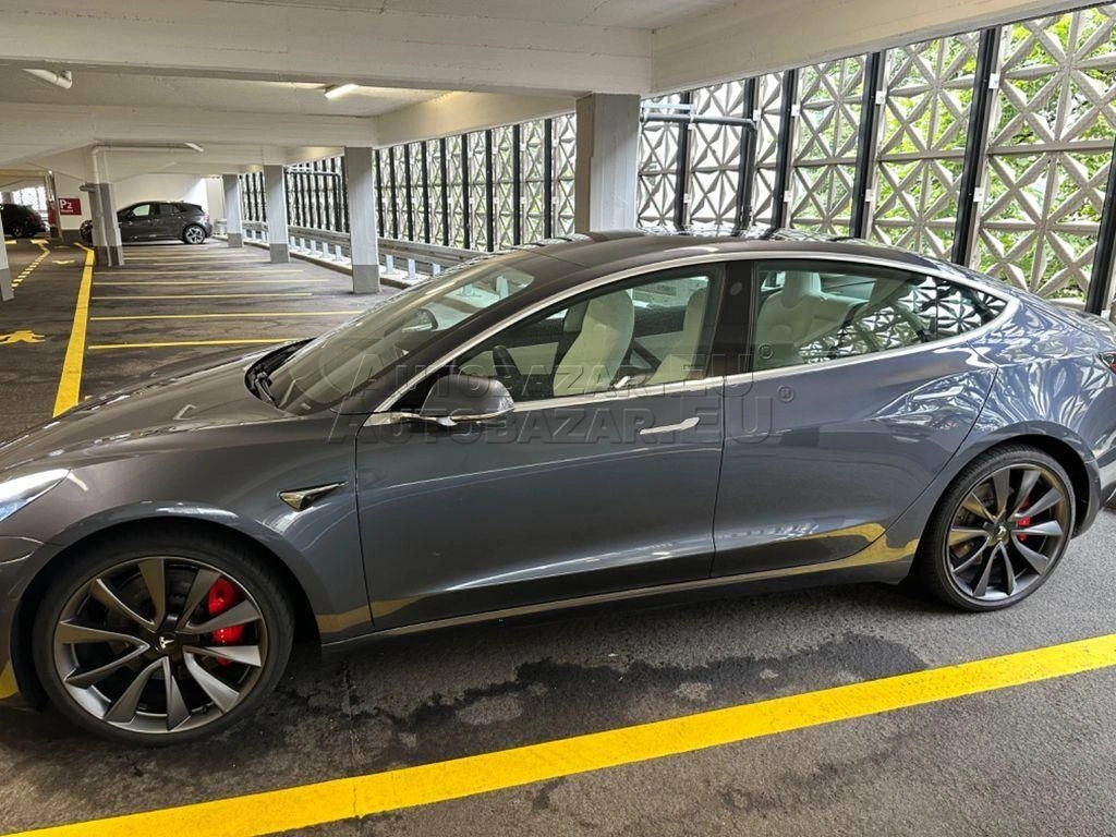 Tesla Model 3 Performance 82kWh AWD