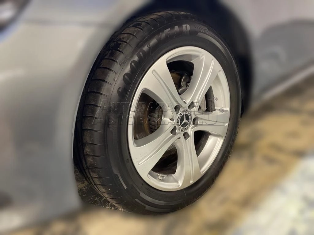 Mercedes E trieda 220 d A/T