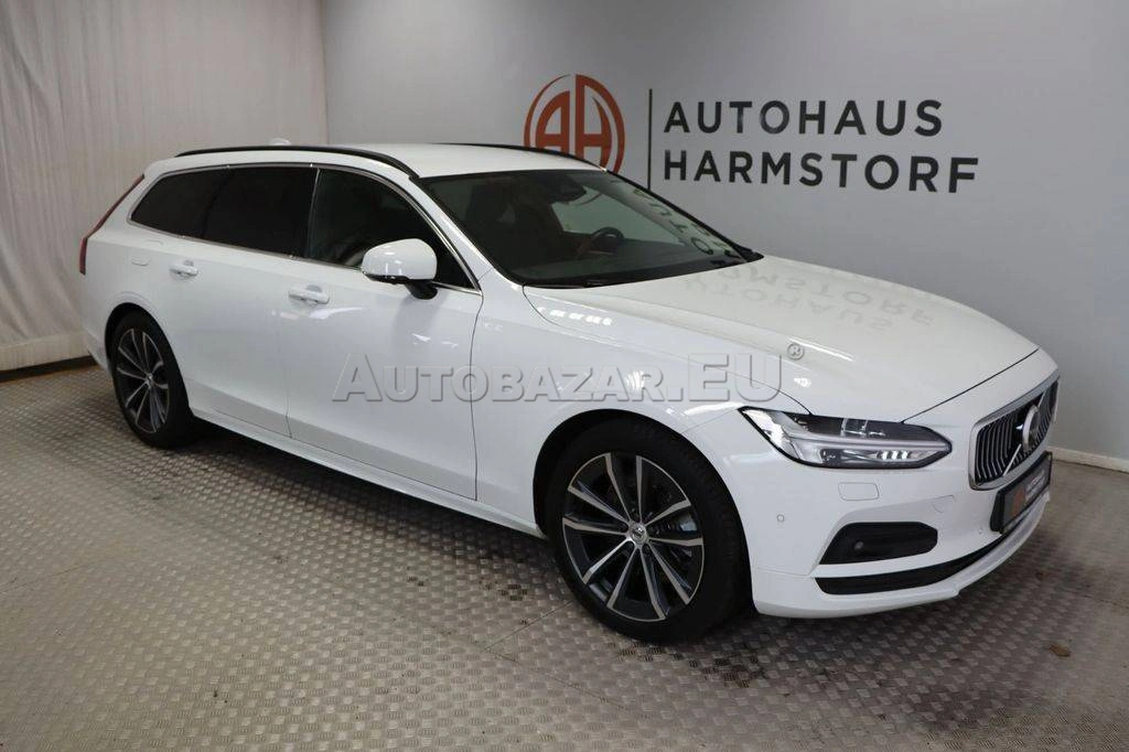 Volvo V90 Momentum Pro