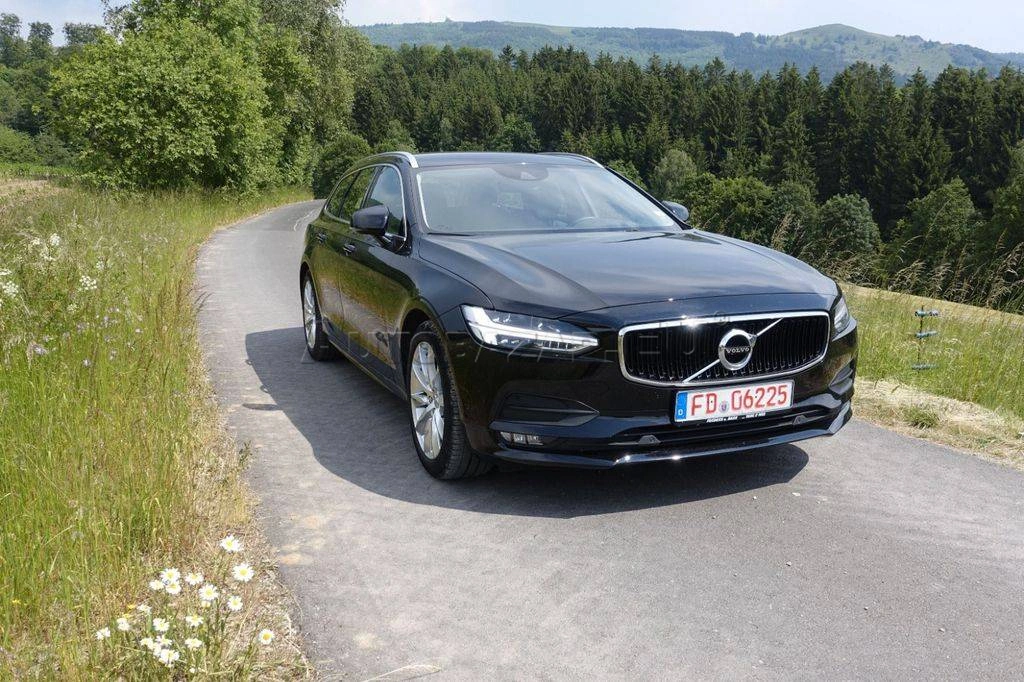Volvo V90 D4 Momentum Pro A/T