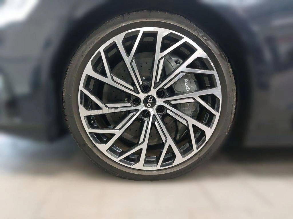 Audi A8 S8 4.0 TFSI mHEV V8 quattro tiptronic