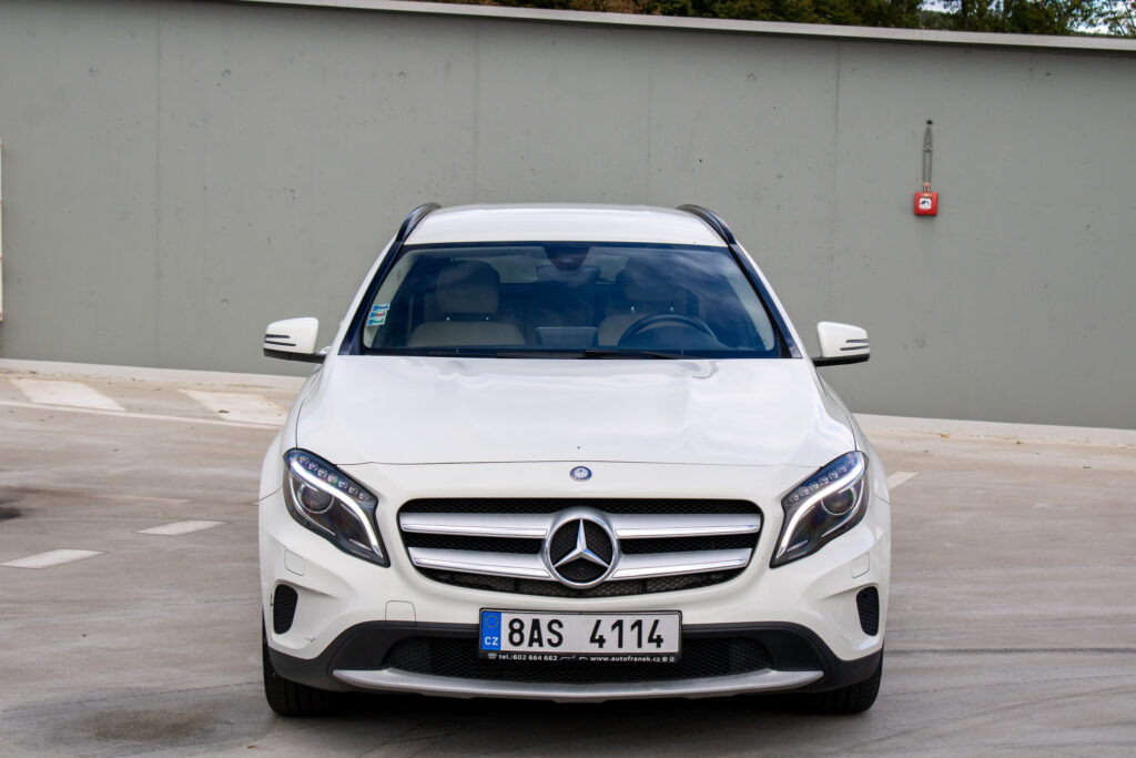 Mercedes-Benz GLA trieda