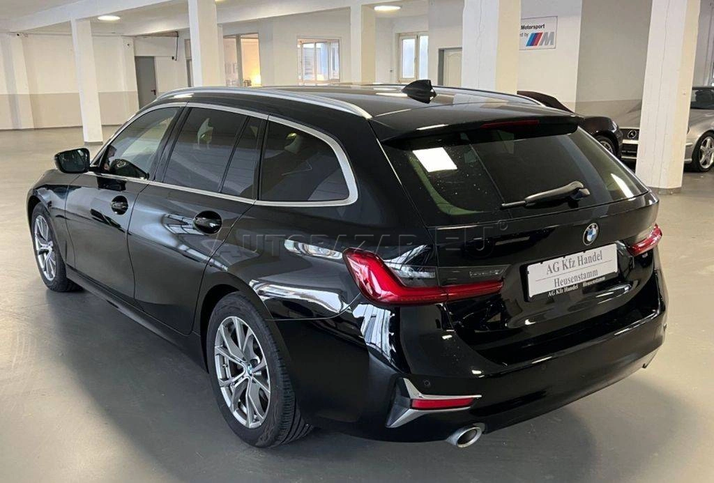 BMW Rad 3 Touring 330d  xDrive A/T