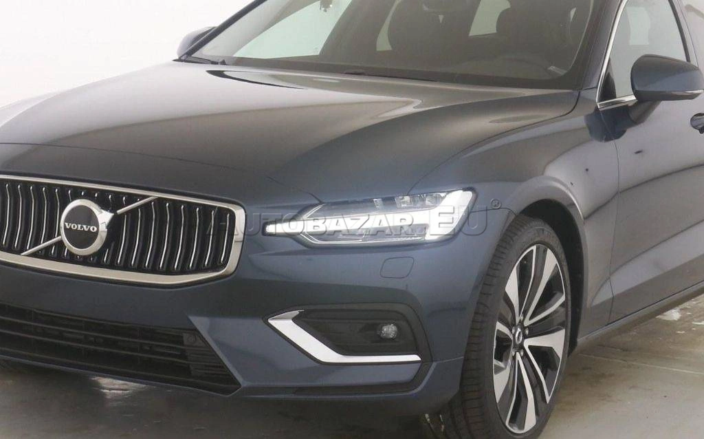 Volvo V60 B4 Plus Bright A/T