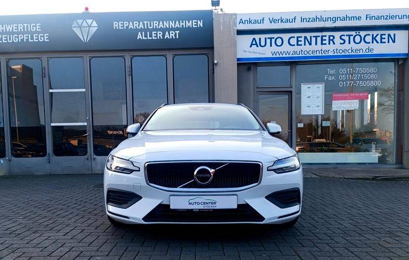 Volvo V60 B4 Momentum A/T