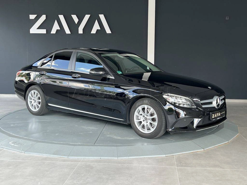 Mercedes-Benz C trieda Sedan 220 d A/T