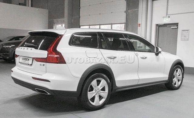Volvo V60 CC B4 mHEV Cross Country  A/T AWD